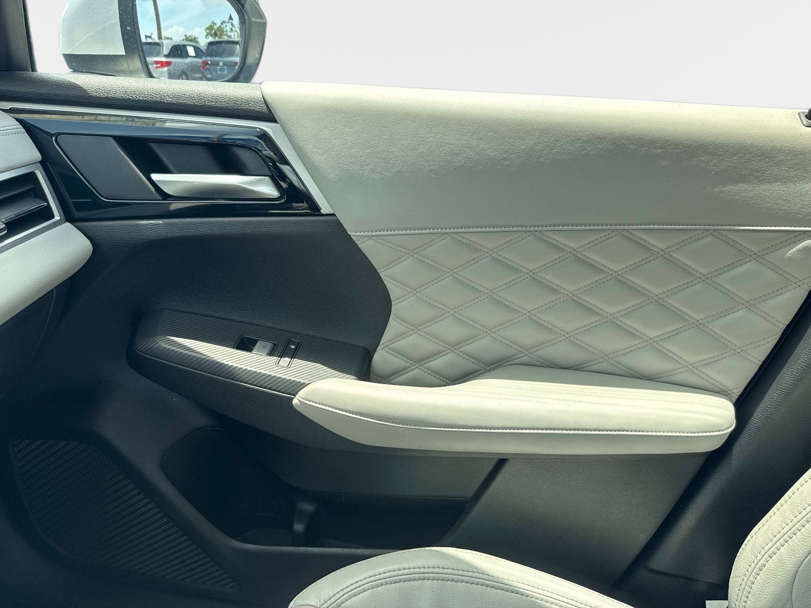 2023 Mitsubishi Outlander SEL