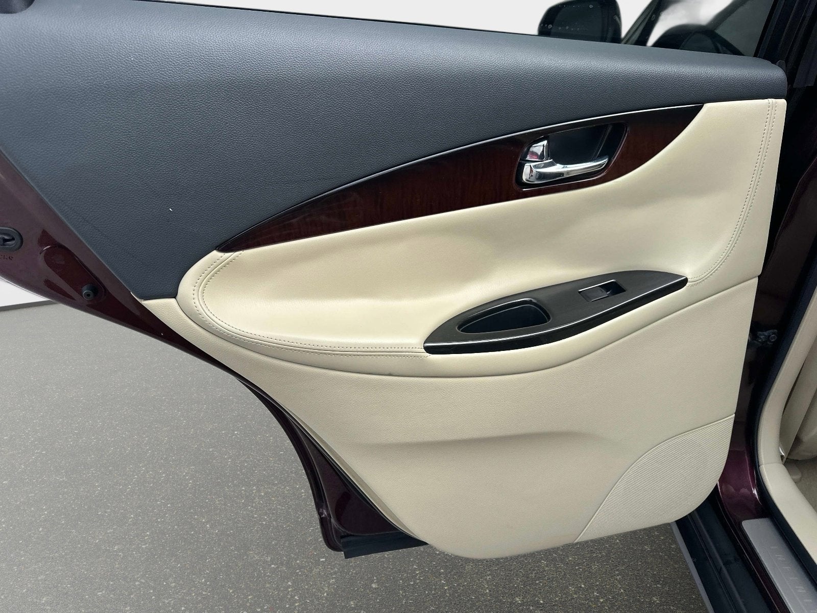 2016 INFINITI QX50 Base