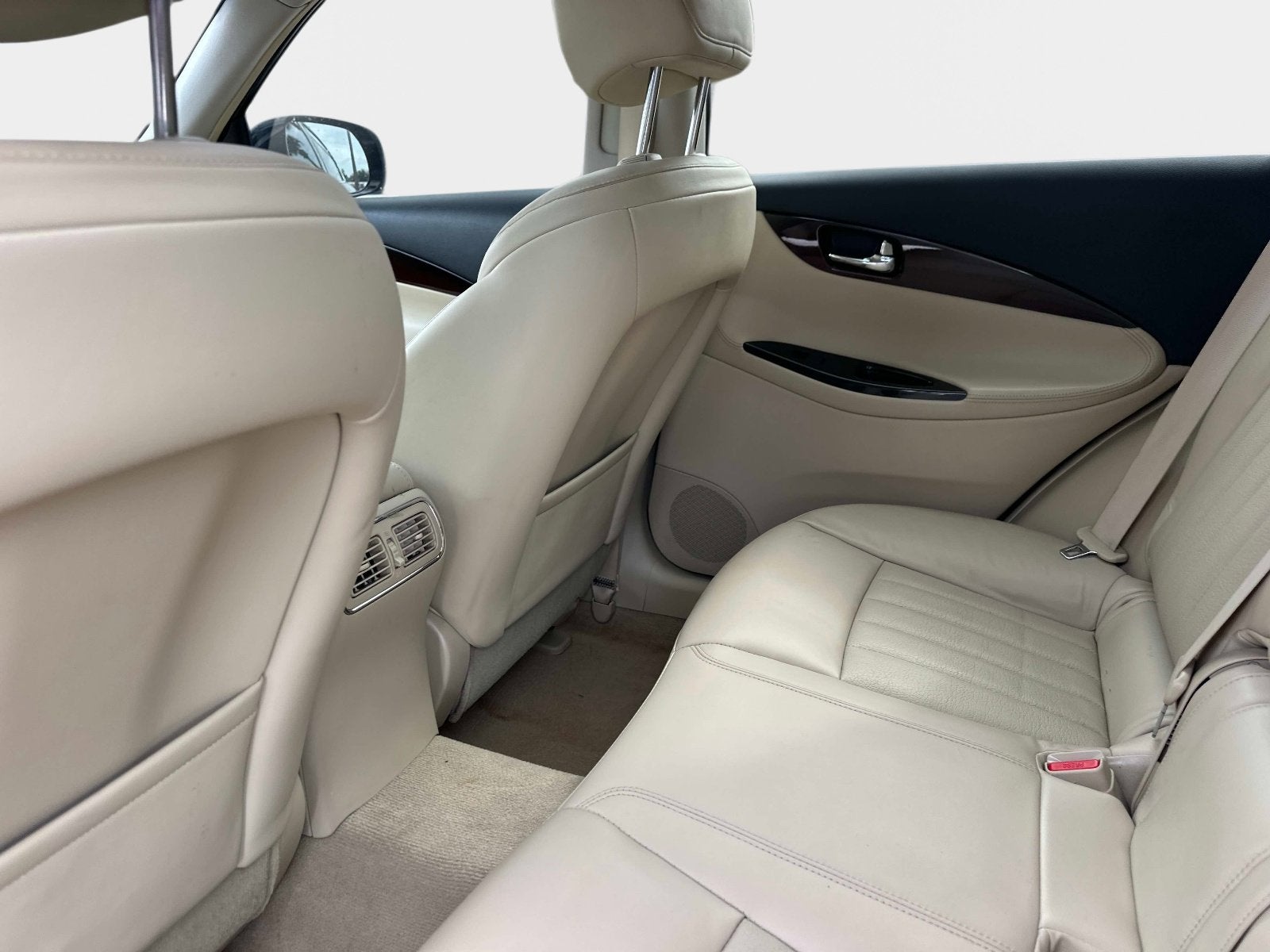 2016 INFINITI QX50 Base