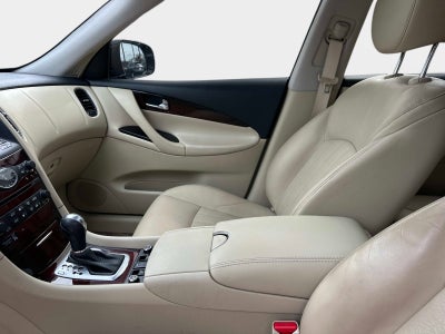 2016 INFINITI QX50 Base