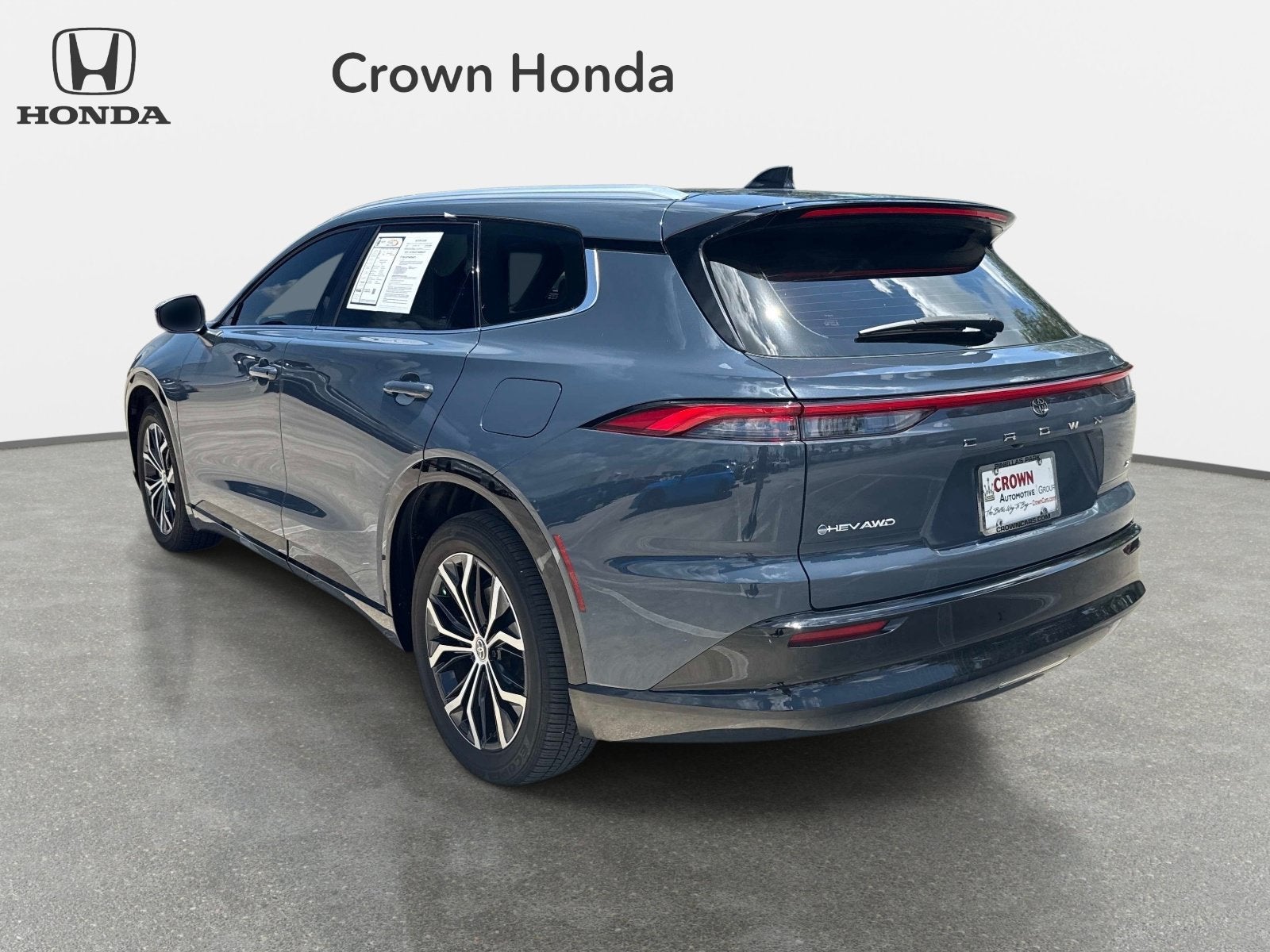 2025 Toyota Crown Signia XLE