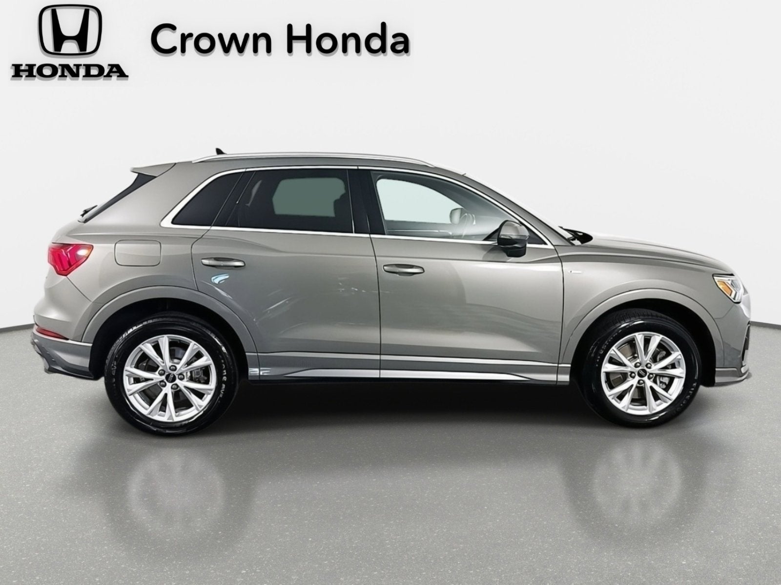 2024 Audi Q3 S line Premium