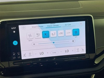 2024 Volkswagen Atlas Cross Sport 2.0T SEL