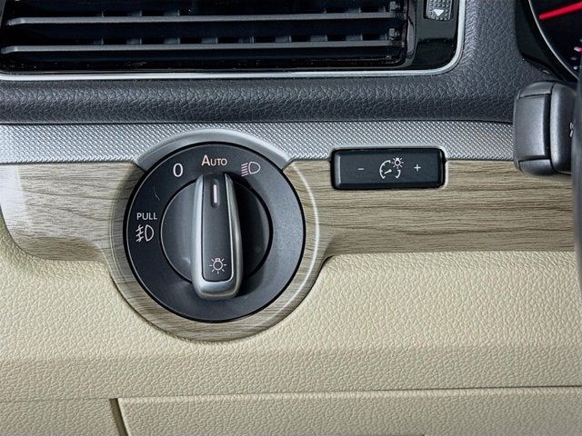 2017 Volkswagen Passat SEL Premium