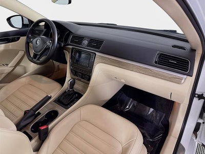 2017 Volkswagen Passat SEL Premium