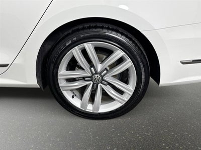 2017 Volkswagen Passat SEL Premium