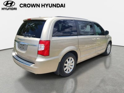 2016 Chrysler Town & Country LX