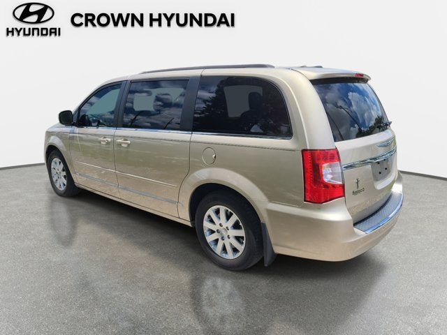 2016 Chrysler Town & Country LX