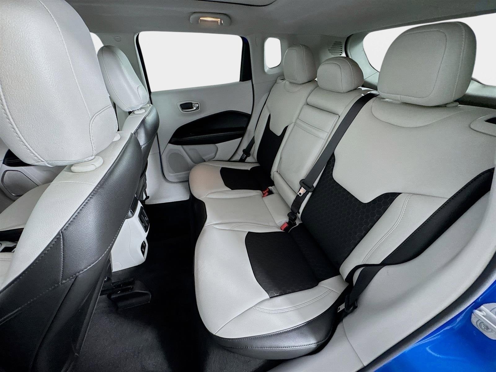 2018 Jeep Compass Latitude w/Sun/Wheel Pkg