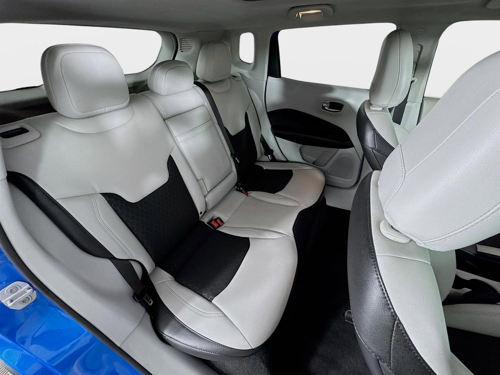 2018 Jeep Compass Latitude w/Sun/Wheel Pkg