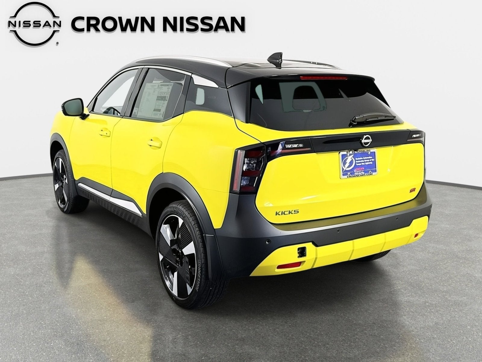 2025 Nissan Kicks SR