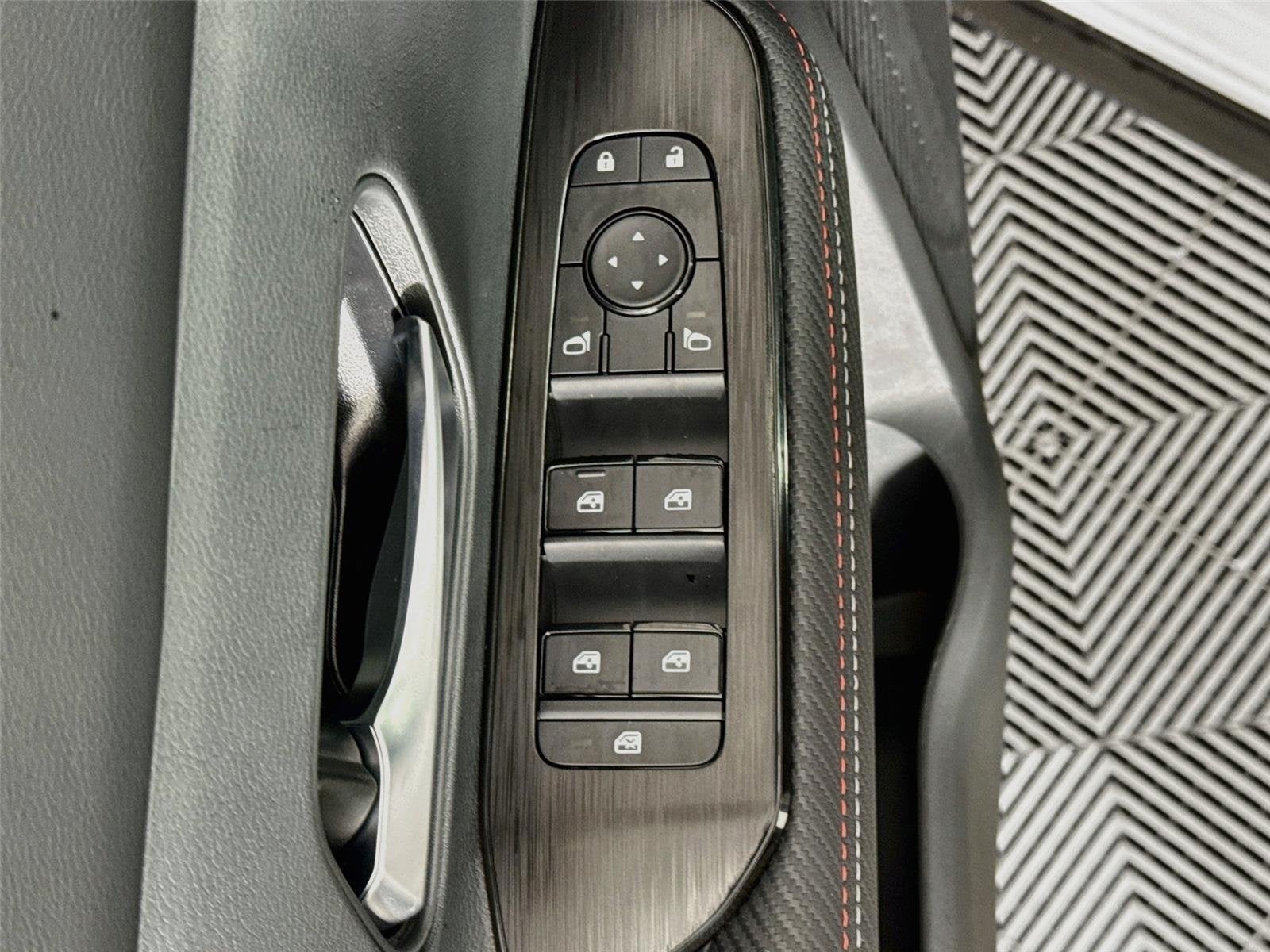 2027 Nissan Kicks SR