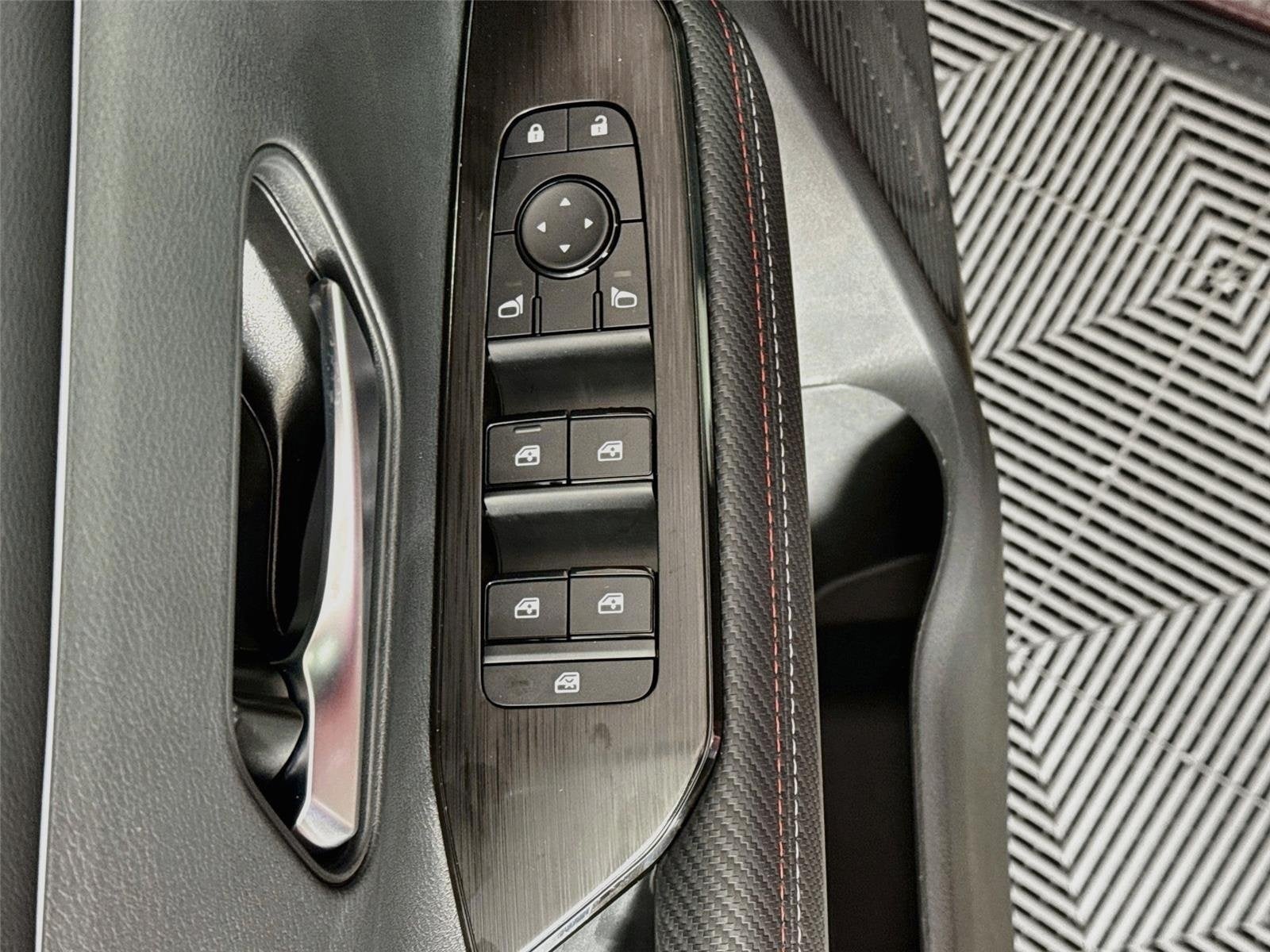 2027 Nissan Kicks SR