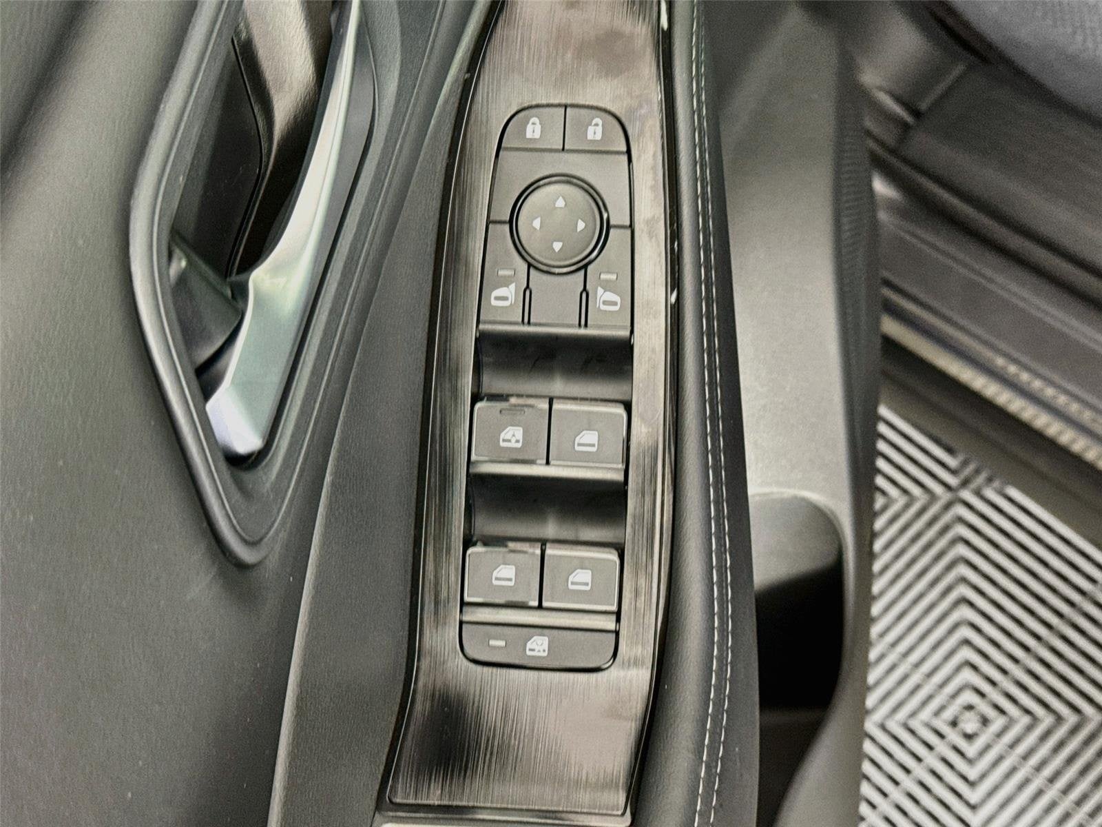 2027 Nissan Rogue SV