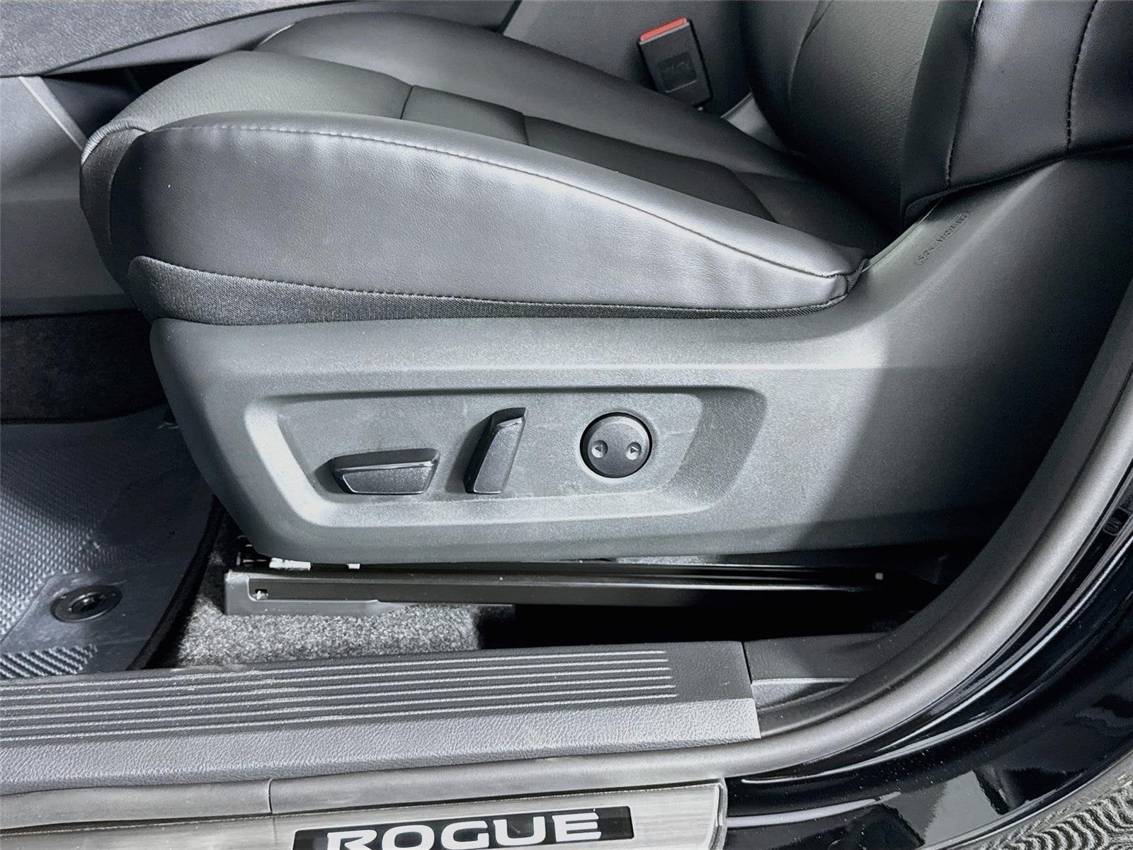 2027 Nissan Rogue Dark Armor