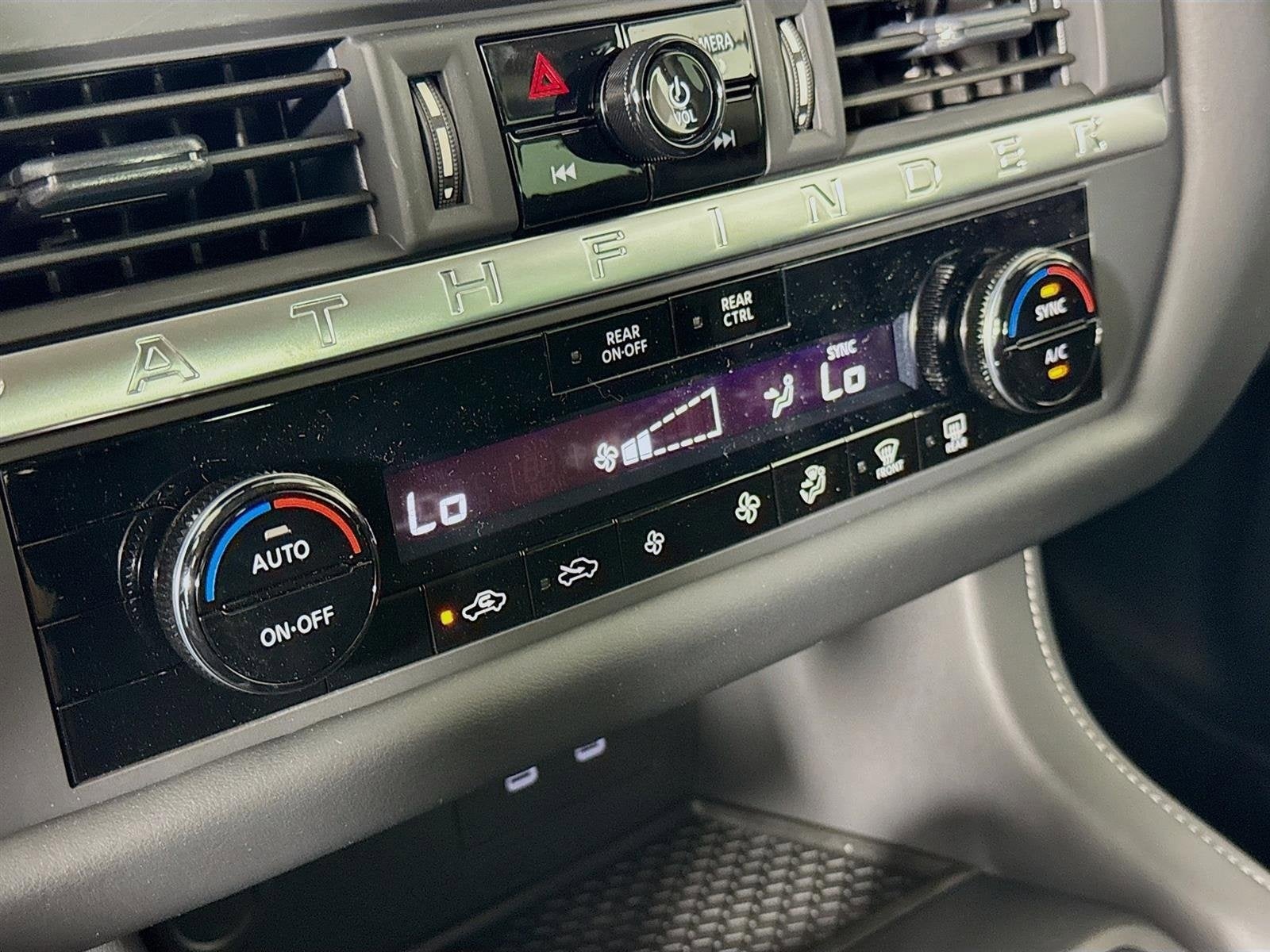 2026 Nissan Pathfinder S