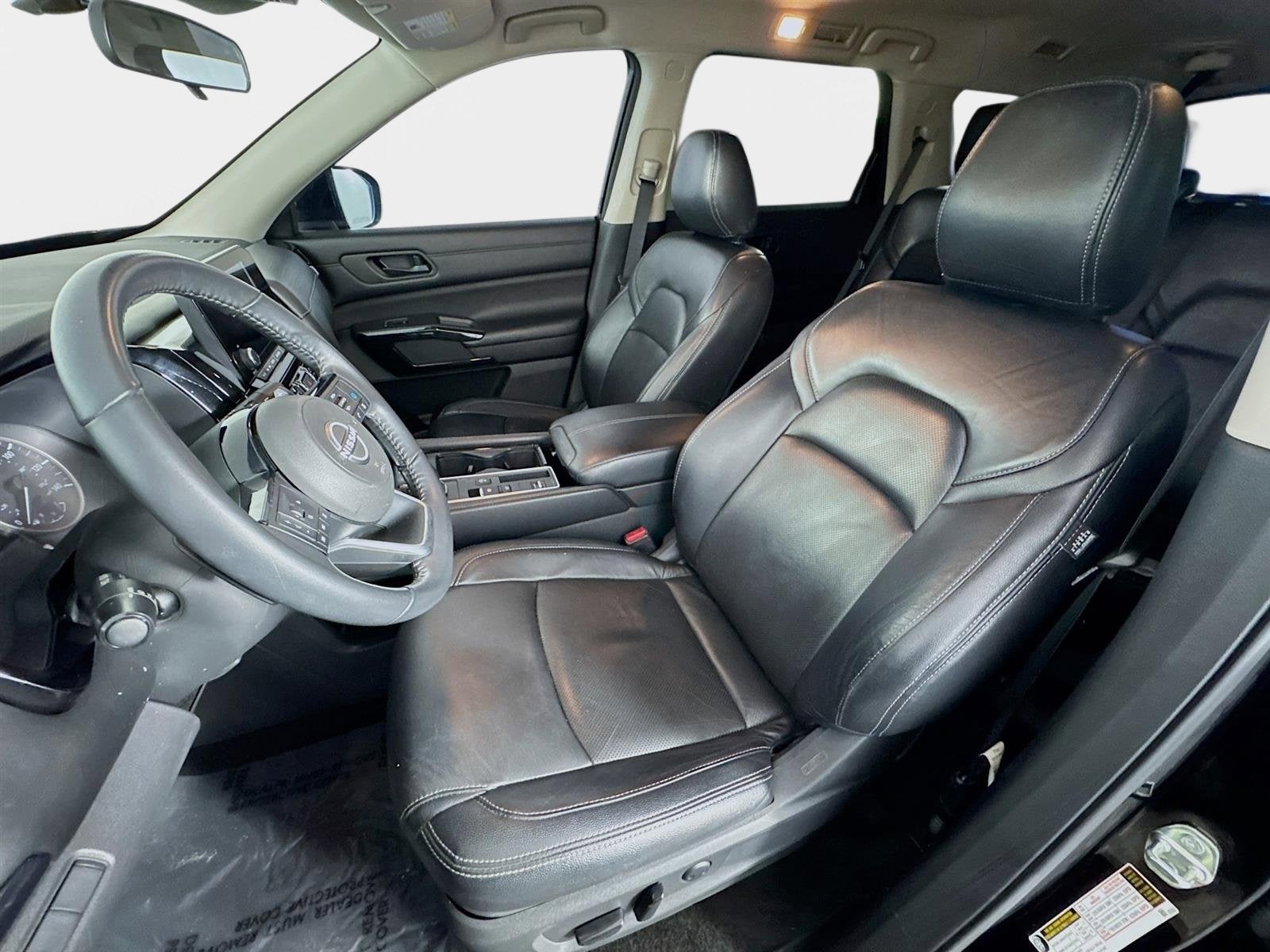 2023 Nissan Pathfinder SV