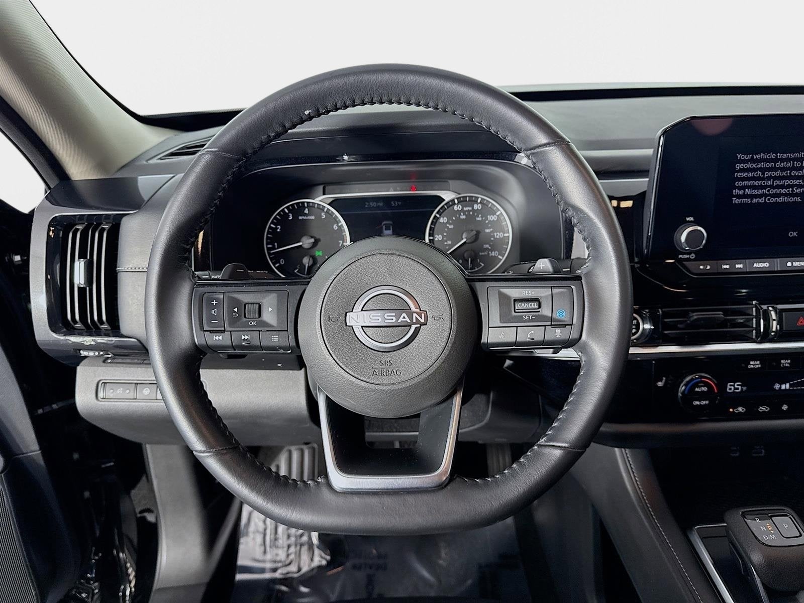 2023 Nissan Pathfinder SV