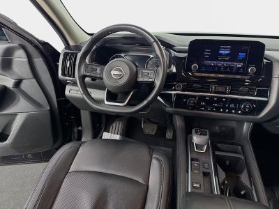 2023 Nissan Pathfinder SV