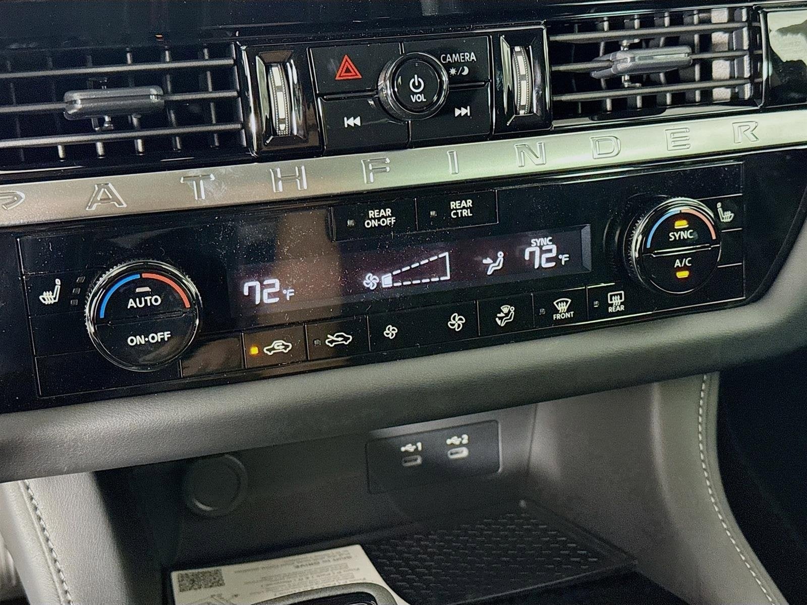 2026 Nissan Pathfinder SV