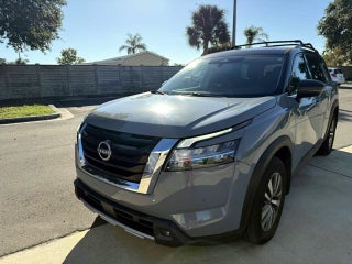 2022 Nissan Pathfinder SL