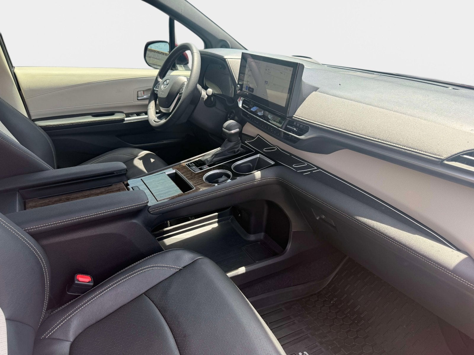 2025 Toyota Sienna Platinum