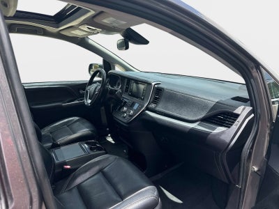 2019 Toyota Sienna SE Premium