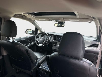 2019 Toyota Sienna SE Premium