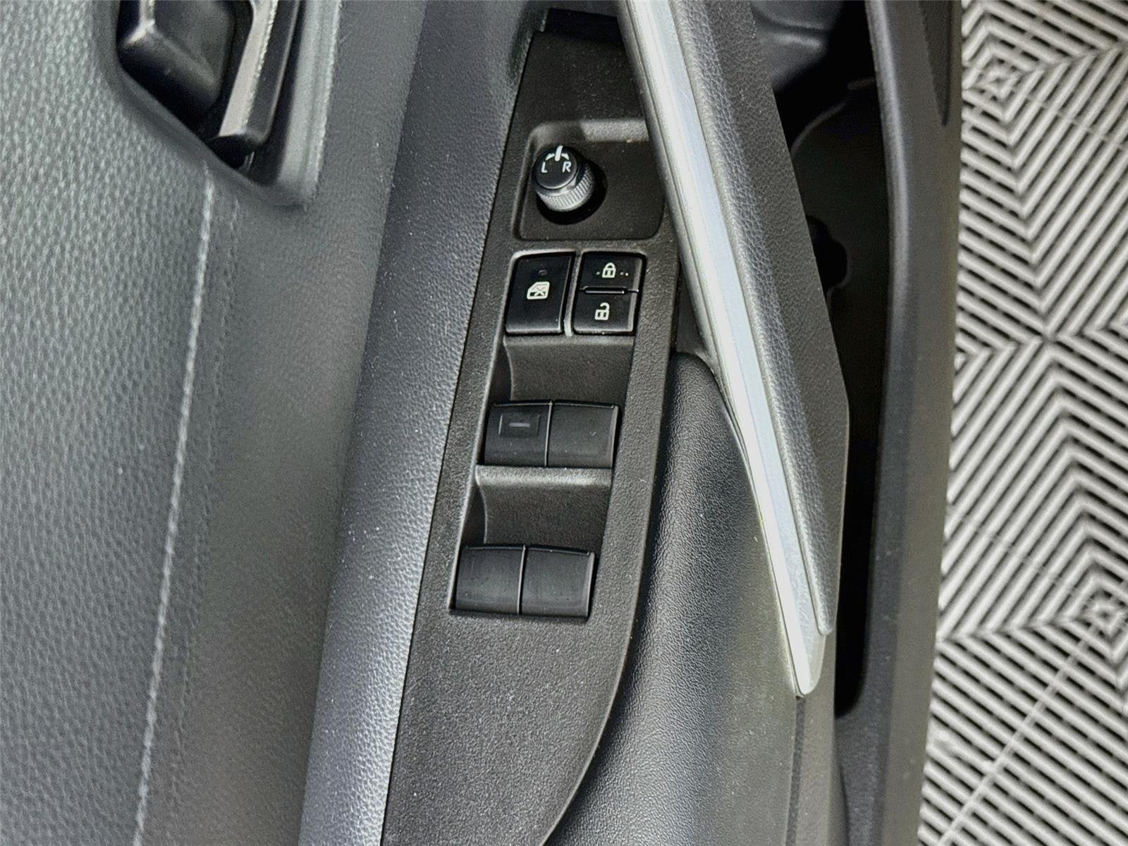 2024 Toyota Corolla Cross Hybrid SE