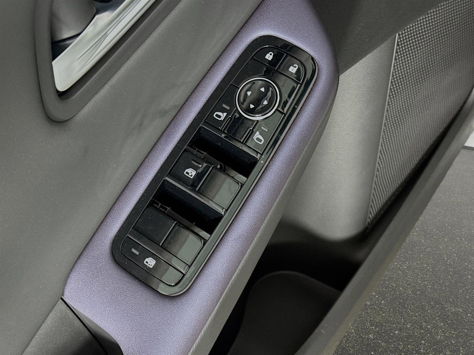 2026 Nissan LEAF PLATINUM+