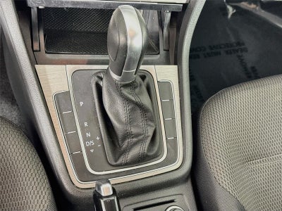 2017 Volkswagen Golf SportWagen S