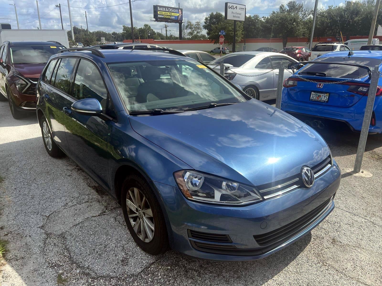 2017 Volkswagen Golf SportWagen Base