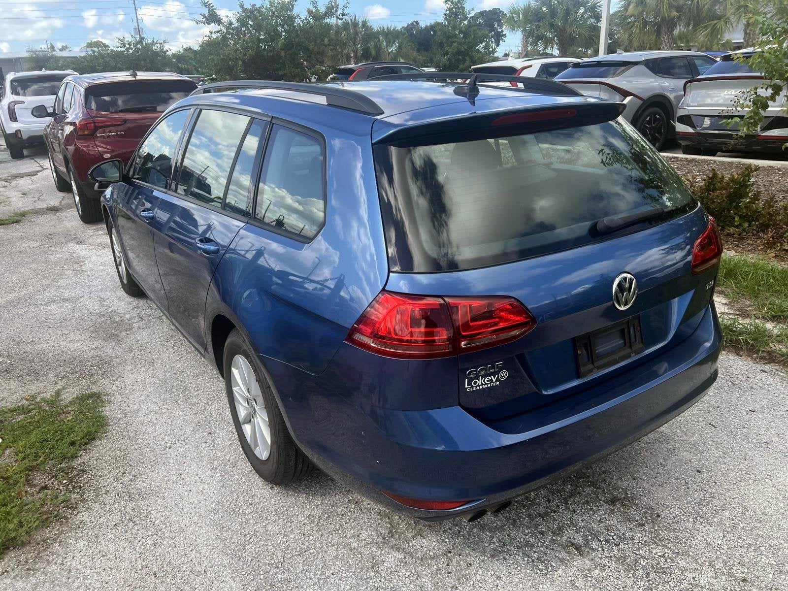 2017 Volkswagen Golf SportWagen Base