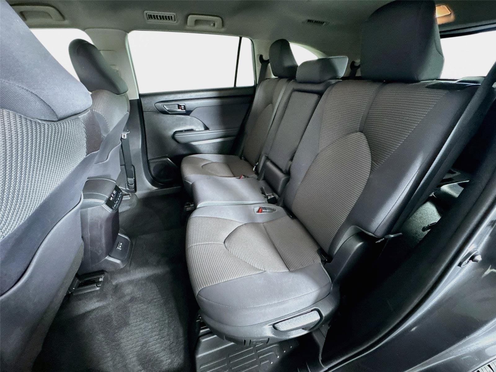 2022 Toyota Highlander L