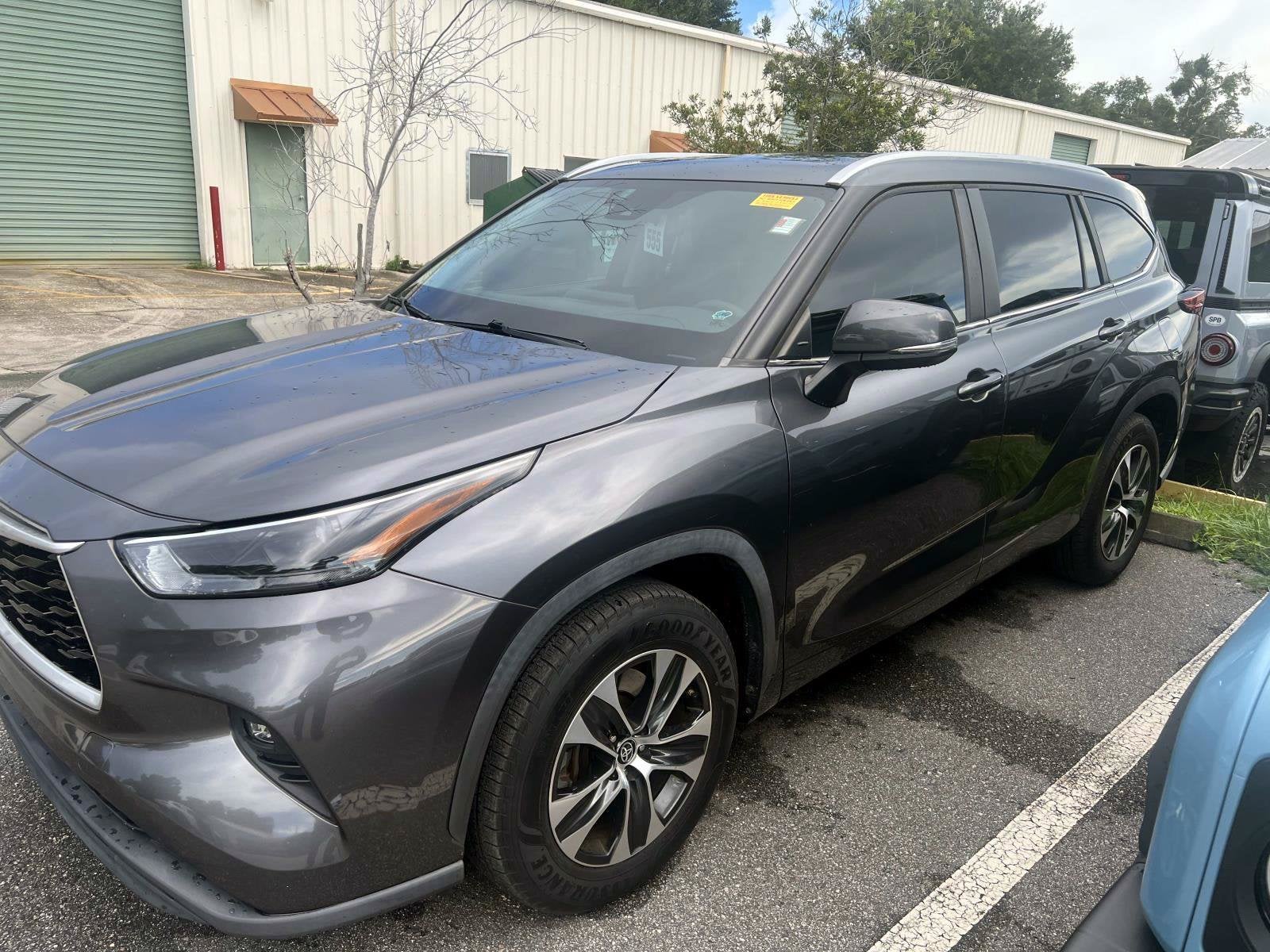 2023 Toyota Highlander Hybrid XLE