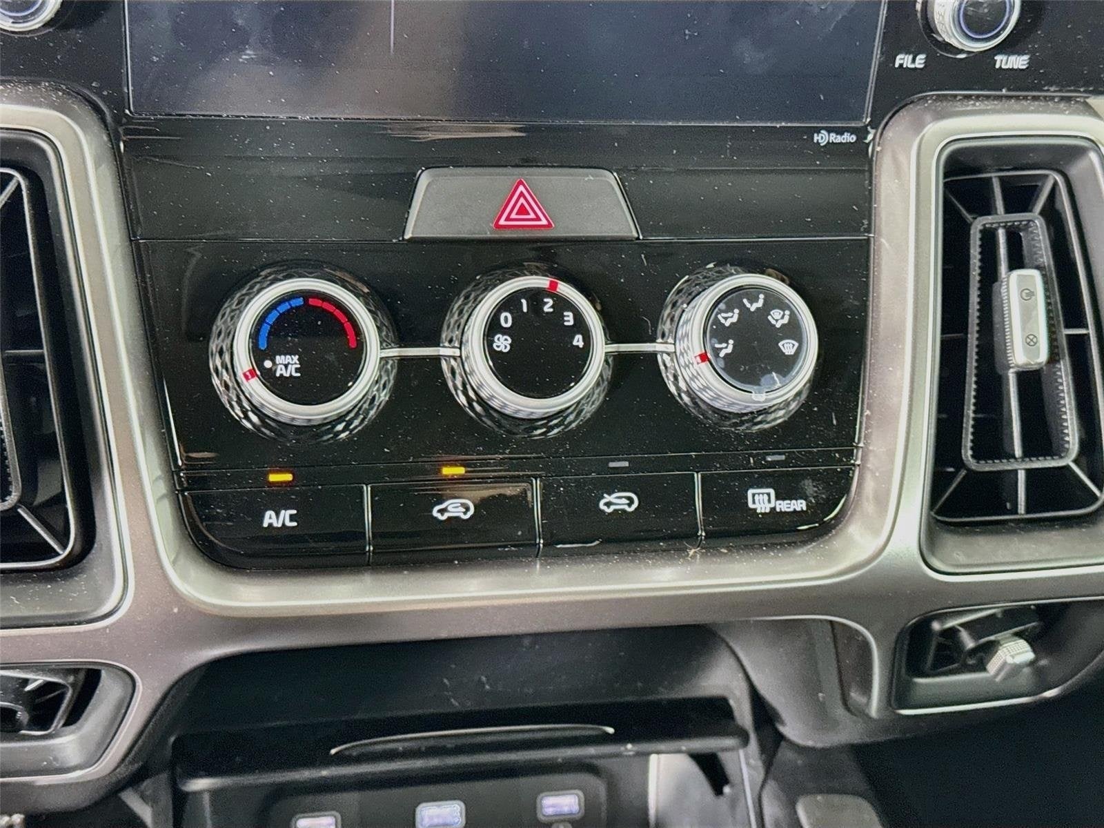 2023 Kia sorento LX