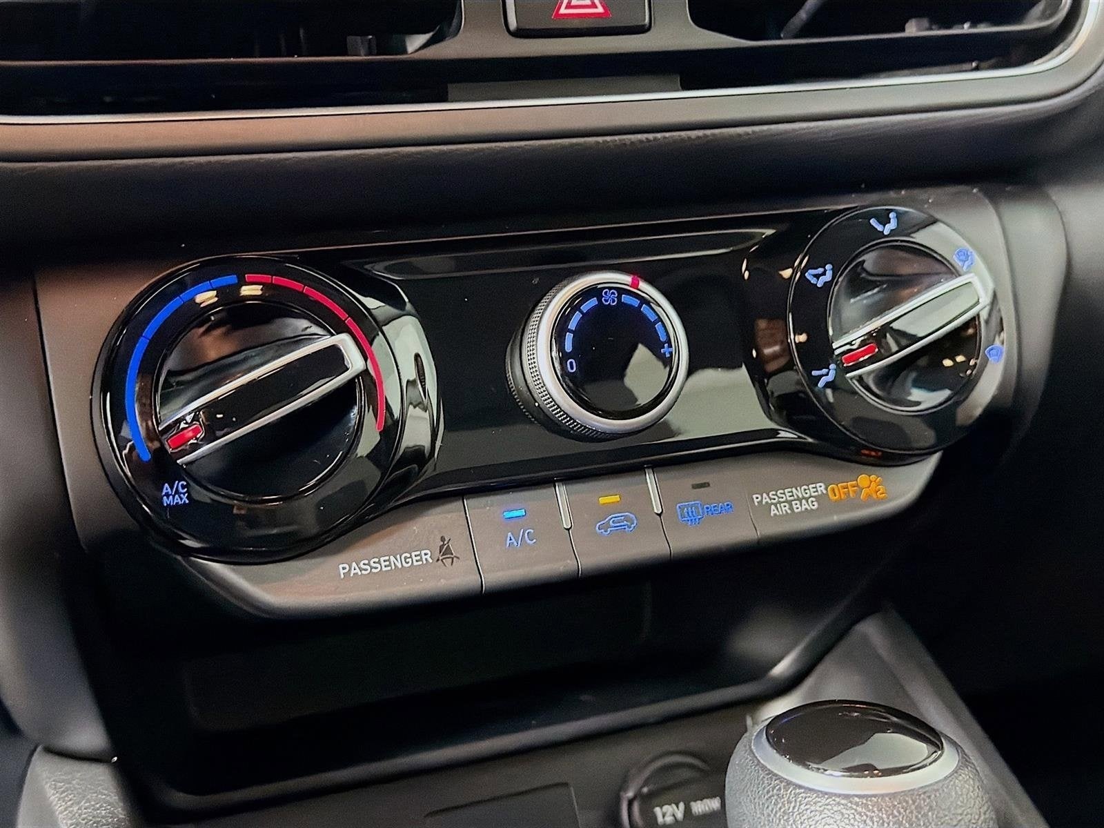 2022 Hyundai Kona SE