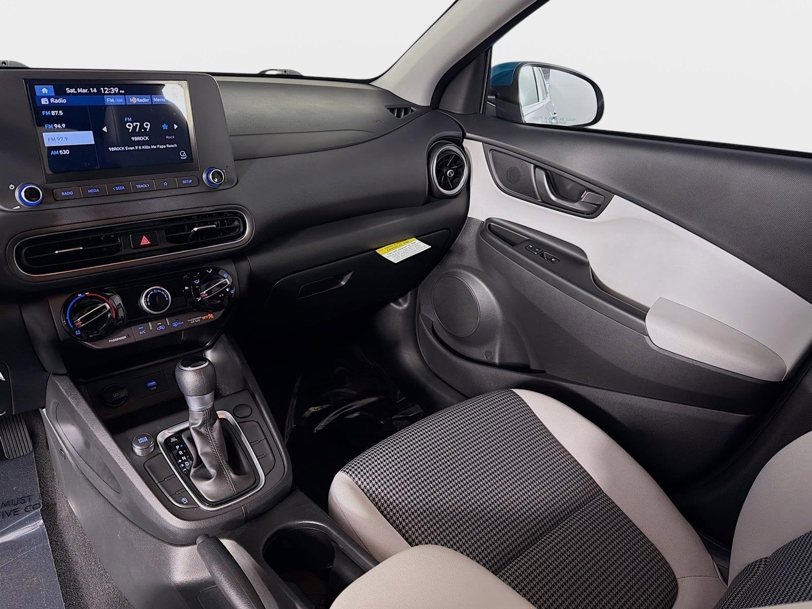 2022 Hyundai Kona SE