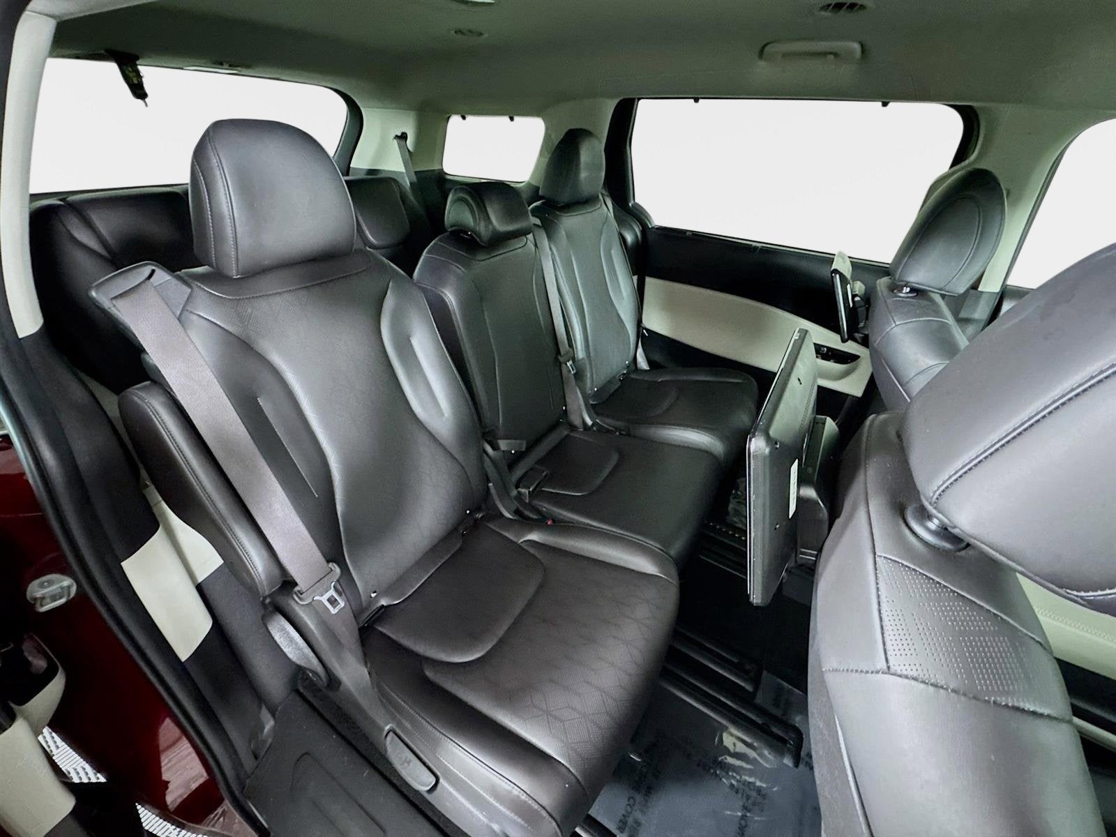 2024 Kia Carnival SX