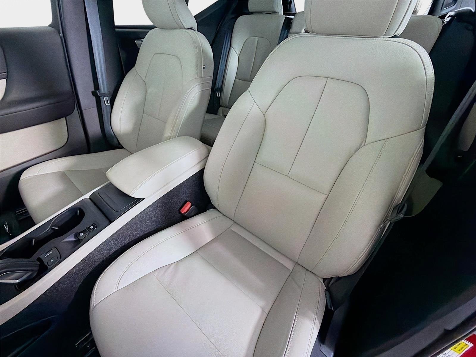 2021 Volvo XC40 Momentum