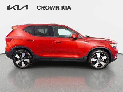 2021 Volvo XC40 Momentum