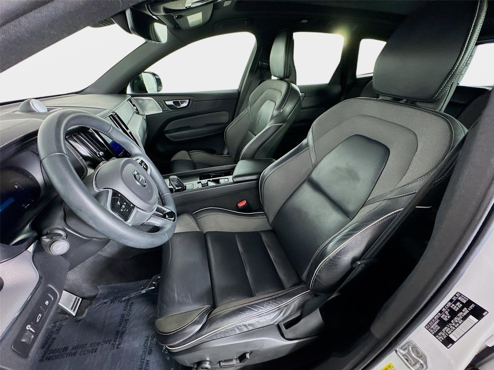 2022 Volvo XC60 Recharge Plug-In Hybrid R-Design