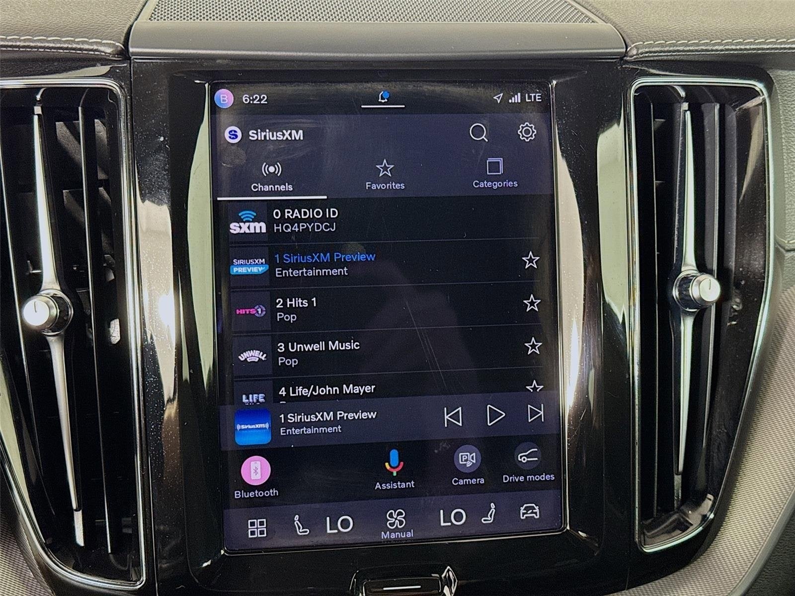 2022 Volvo XC60 Recharge Plug-In Hybrid R-Design