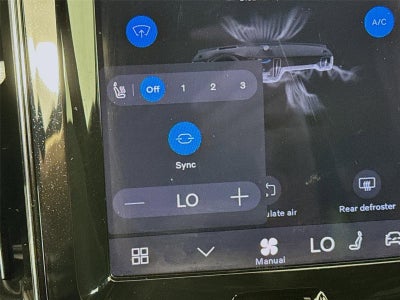 2022 Volvo XC60 Recharge Plug-In Hybrid R-Design