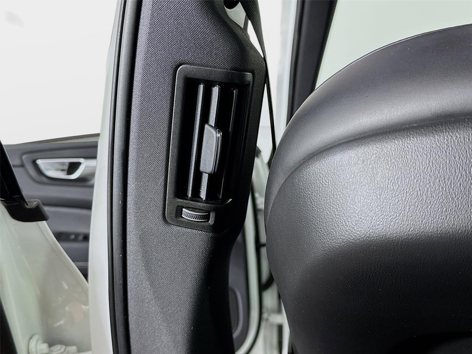 2022 Volvo XC60 Recharge Plug-In Hybrid R-Design
