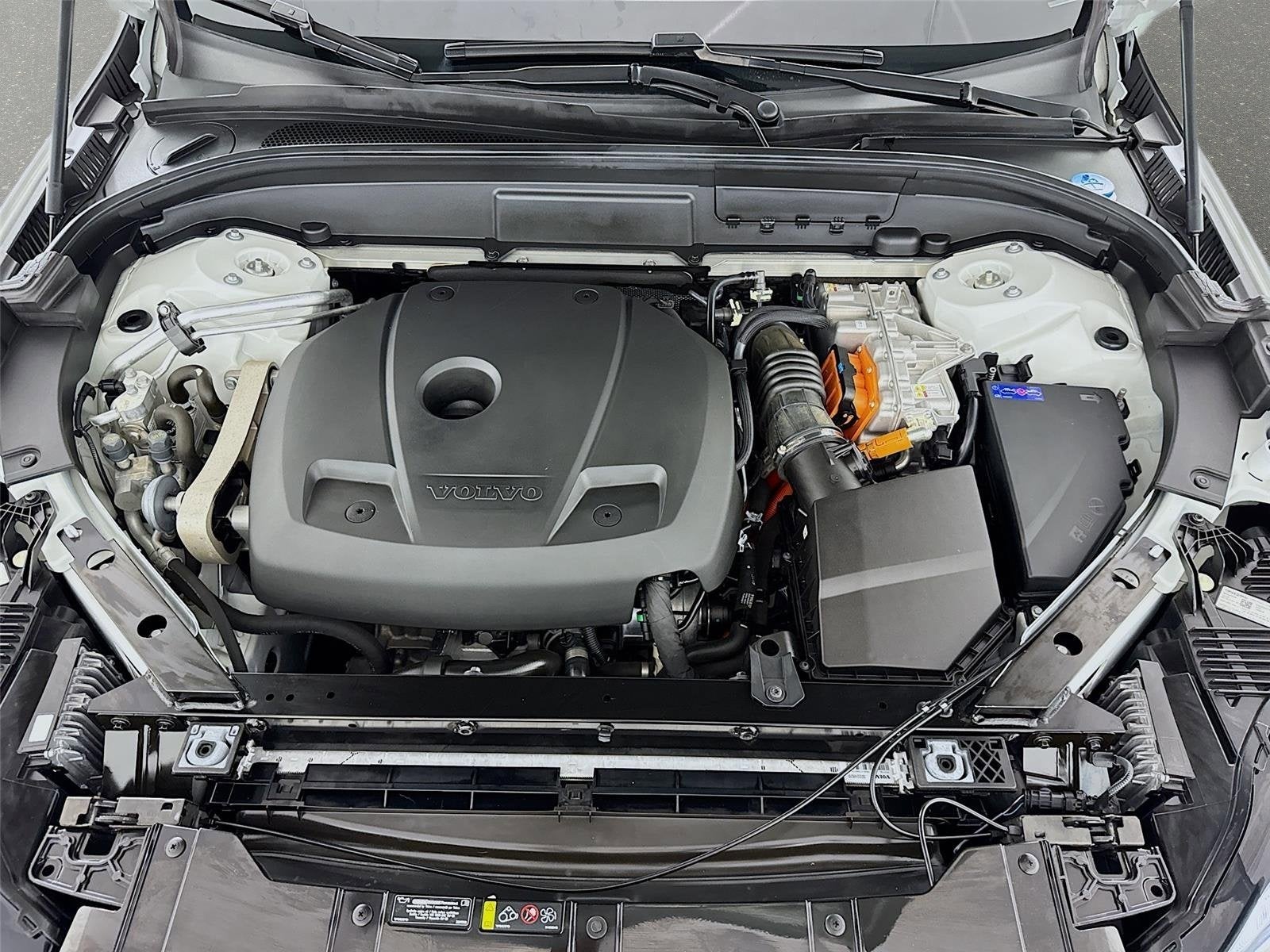 2022 Volvo XC60 Recharge Plug-In Hybrid R-Design