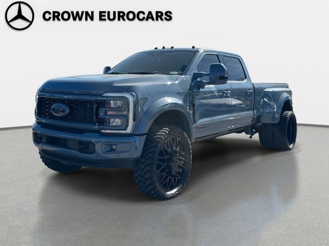 2023 Ford Super Duty F-450 DRW Lariat