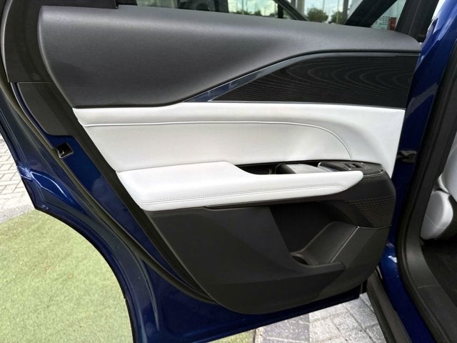 2025 Cadillac LYRIQ Sport