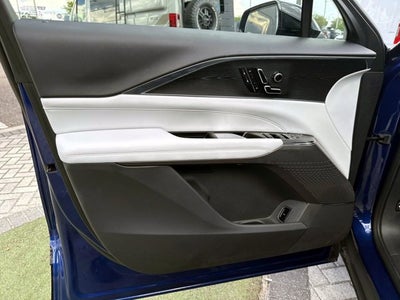 2025 Cadillac LYRIQ Sport
