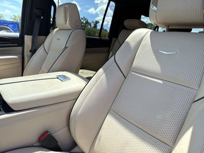 2022 Cadillac Escalade ESV Premium